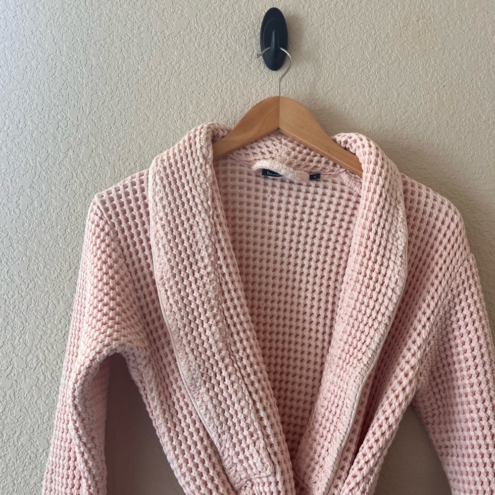 Brooklinen Turkish Cotton Dreamweave Waffle Knit Bath Robe - Pale Pink - Picture 6 of 8
